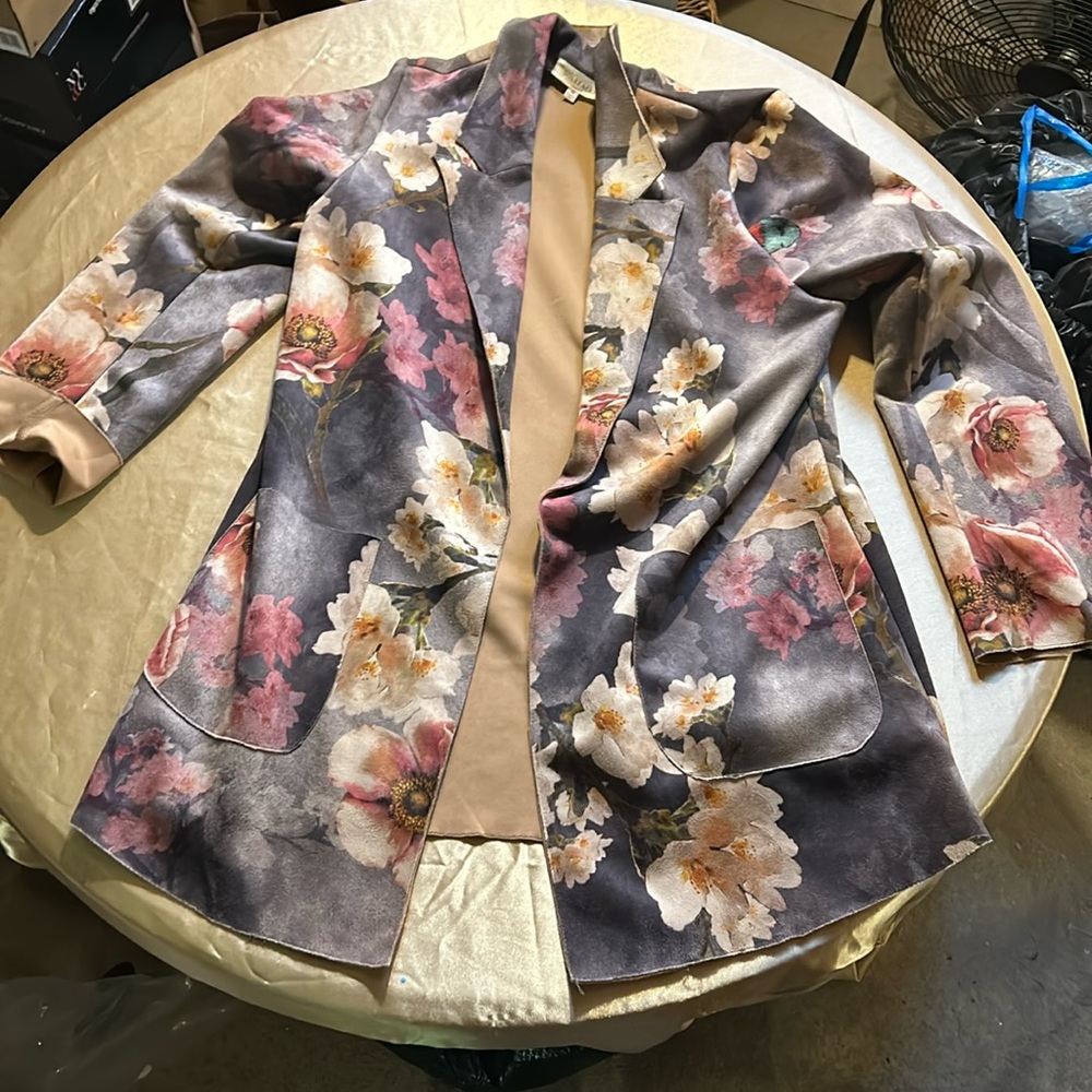 NWOT SOLITAIRE FAUX SUEDE FLORAL PRINT BLAZER M